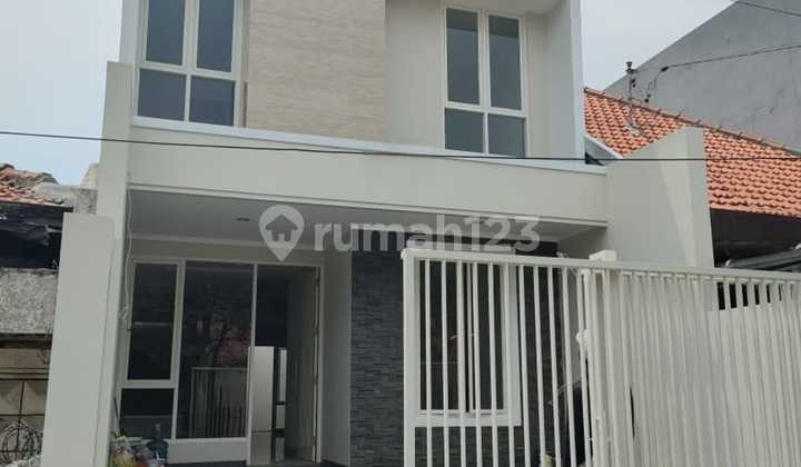 Dijual Rumah Baru Gress Modern Minimalis di Manyar Tirto