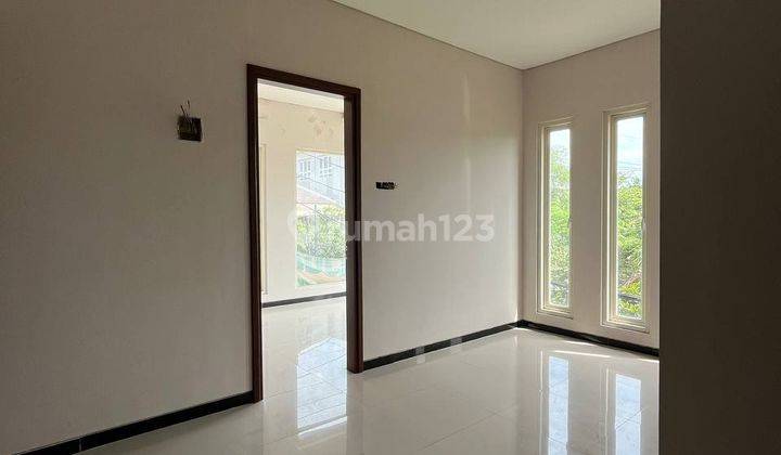 Di Jual Rumah 2 Lantai Hook Rungkut 2