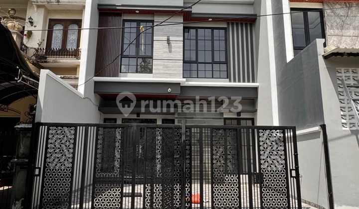 Bw15 Dijual Rumah Baru Minimalis Kontemporer Dekat Merr Murah di Araya Galaxy Bumi Permai