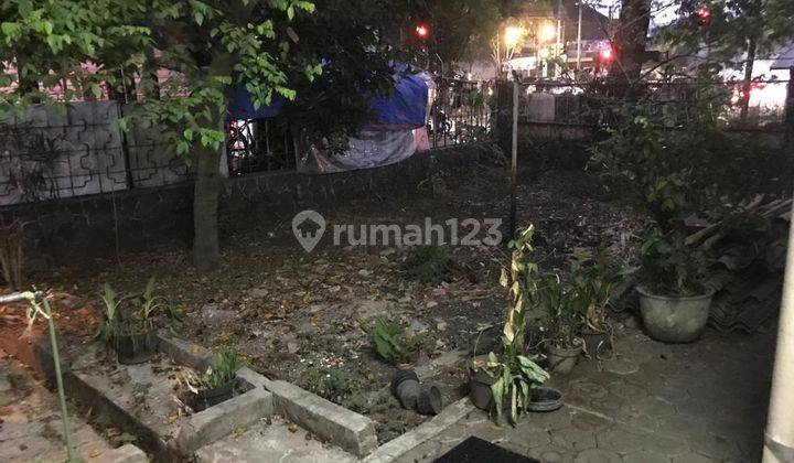 Rumah Lama Hitung Tanah Di Jalan Riau Bandung 2