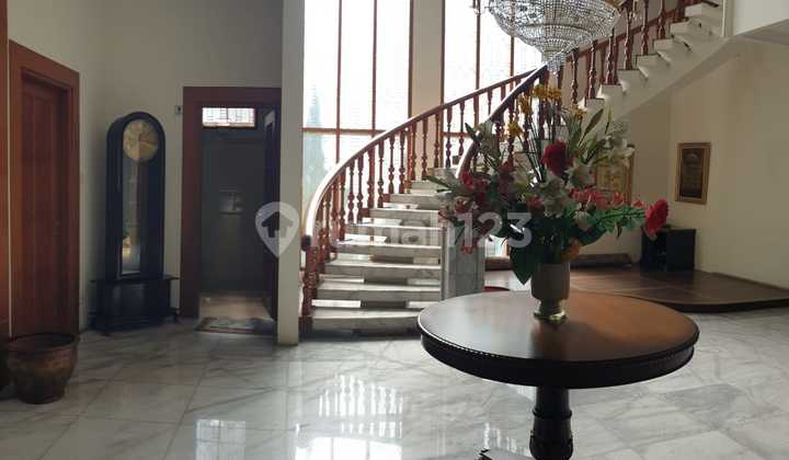 Dijual Rumah Classic Luxurious House Dikawasan Elite Cipaganti