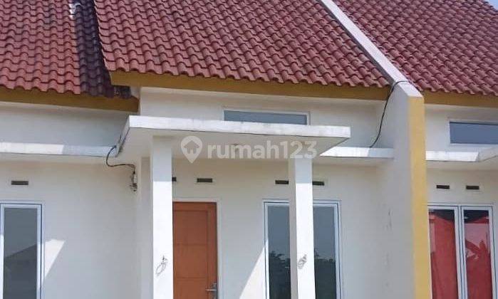 Dijual cepat rumah diskon 100 juta dari 490 juta jadi 390 juta Cash keras sudah berikut AJB balik nama biaya notaris tunggu apalagi Lokasi di Depok kavling POLRI Arco sawangan Unit ready stok  1