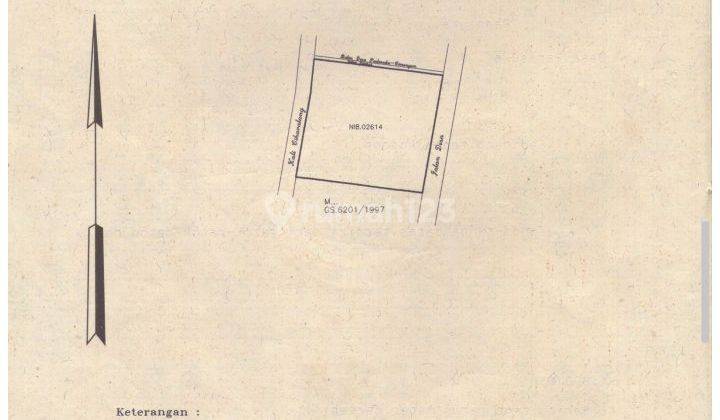 *Deskripsi*
Di jual tanah luas 1700 meter bentuk persegi 4 SHM / 124 Tumbak,
Lebar muka hadap jalan aspal 30 meter
Lokasi strategis. 

*...Didepan tanah Àda Gapura gerbang Yayasan Al - Mukarramah*
 
Pinggir jalan aspal lebar 5 meter, di desa Sekegawir, ke 2