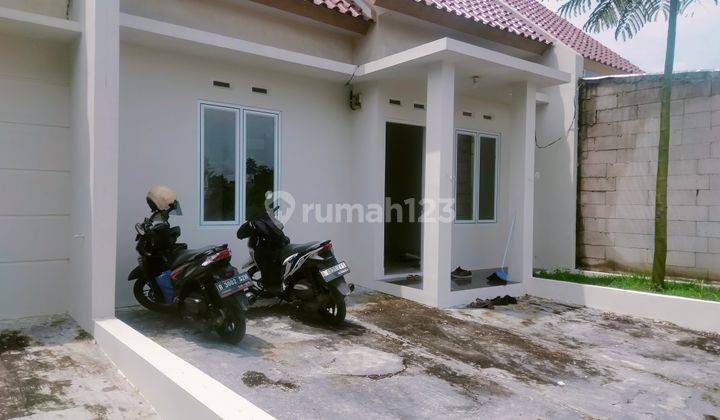 Dijual rumah diskon 90  juta promo besar diskon 90 juta u cash keras diskon 50 juta rupiah untuk KPR Rumah ready stok buruan agen bawa konsumen deal terima 3,5 % dari harga AYO siapa cepat dapat rumah ready stok 2 unit ready stok tinggal pilih 17 Menit ke 1