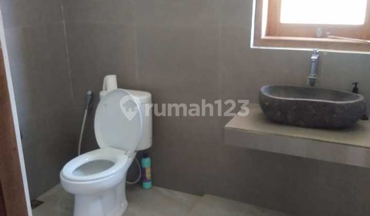 Cheap villa for rent 10 menutes from monkey forest central Ubud Bali Indonesia in the middle of rice fields 10 minutes to Central Ubud Gianyar Bali Indonesia strategic 5 minutes to Rusters Kafe Sayan Ubud 40 minutes from Canggu