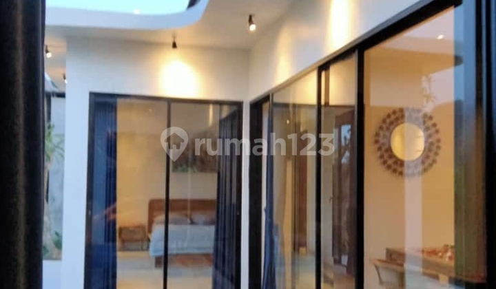 For Rent Villa with Rice Field View, 10 Minutes from Monkey Forest Center Ubud, Bali, Indonesia. Strategically located 40 minutes from Canggu Nyanyi Beach, 5 minutes from Rusters Cafe. Price 18,000,000.