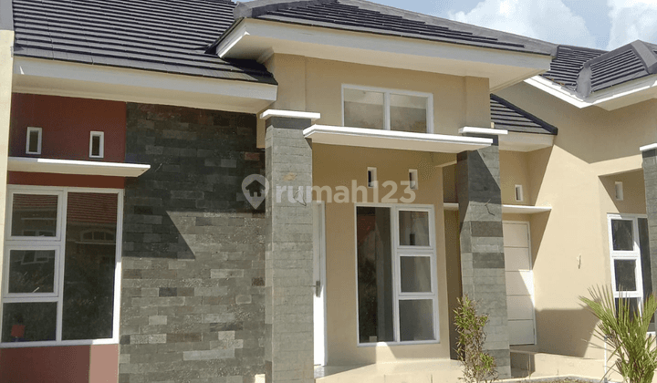 Rumah Hook Posisi Strategis 1