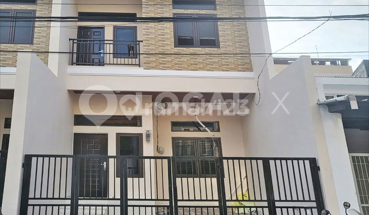 Rumah Musik Raya Blok Bcs Kelapa Gading, Jakarta Utara