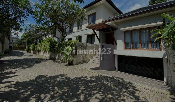 Nice Compound House In Kemang Close To Mcdonald  1