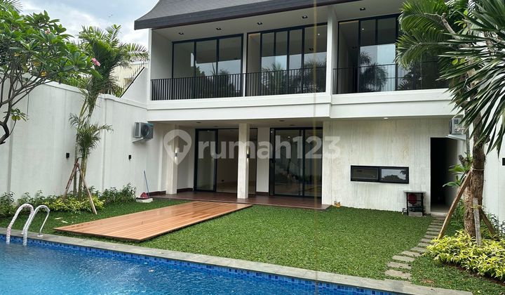 Tropical Modern House di Kemang Selatan Tropical Modern House di Kemang Selatan