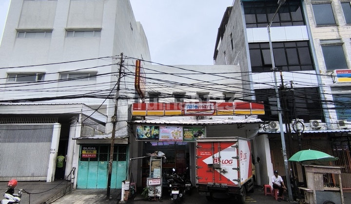 Rumah Tua di Pasar Baru