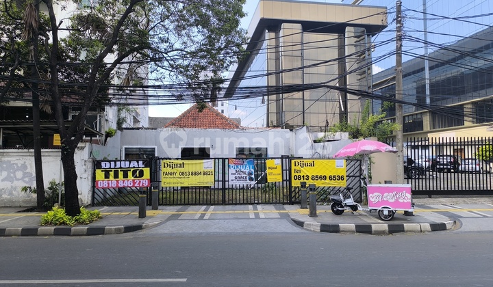 RUMAH TUA UNTUK KOMERSIAL DI MENTENG  1