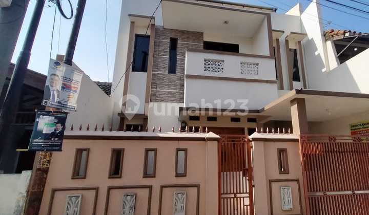 Rumah 3 Lantai Lokasi Dekat Mall Mtc Margahayu Bandung Rumah 3 Lantai Lokasi Dekat Mall Mtc Margahayu Bandung