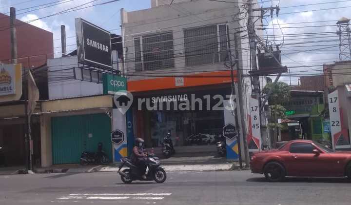 Jual Ruko 3 Lantai Depan Uny Nego 1