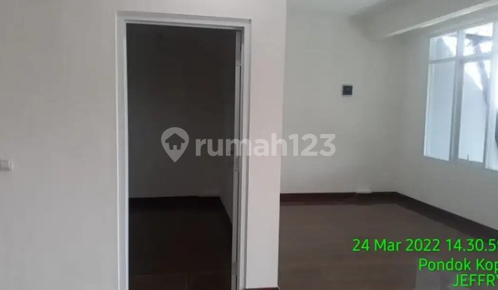 Dijual Cepat Gudang Berbentuk Ruko Kantor Jalan Raya BKT Pondok Kopi 7