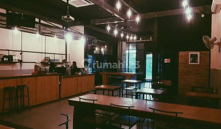 Dijual Bangunan Eks Cafe
Beserta Isinya di Jalan Utama
Ganda Agung Karang Satria Bekasi 6