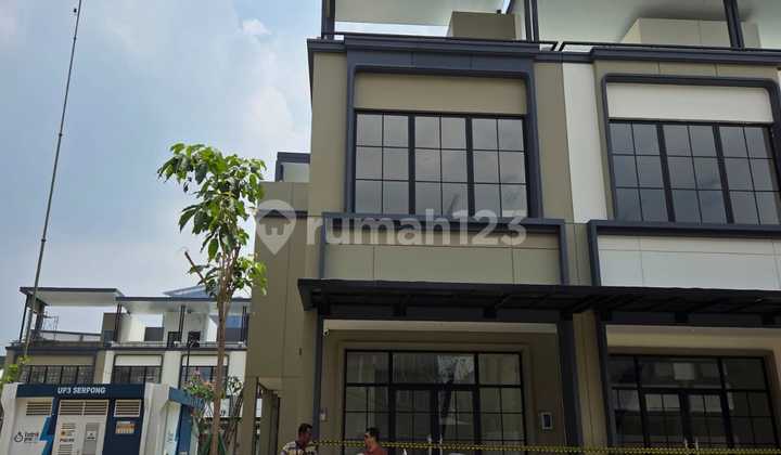 Disewakan Ruko Hoek di Hudson Gading Serpong Bagus