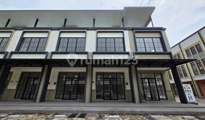 Shop House for Rent in Gading Serpong Area, New Hudson, Turnkey and Tidy.