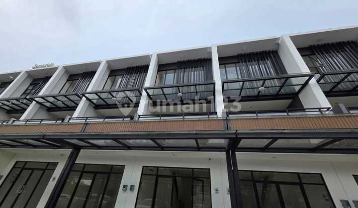 Ruko Hampton Avenue 3 Floors on Jalan Boulevard Gading Serpong Near Papaya Ruko Hampton Avenue 3 Floors on Jalan Boulevard Gading Serpong Near Papaya