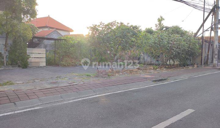 Direct Owner...rare land in Seminyak, anti-traffic and close to everywhere, because the location is right in Central Seminyak. 5 Minutes To Seminyak Beach  2