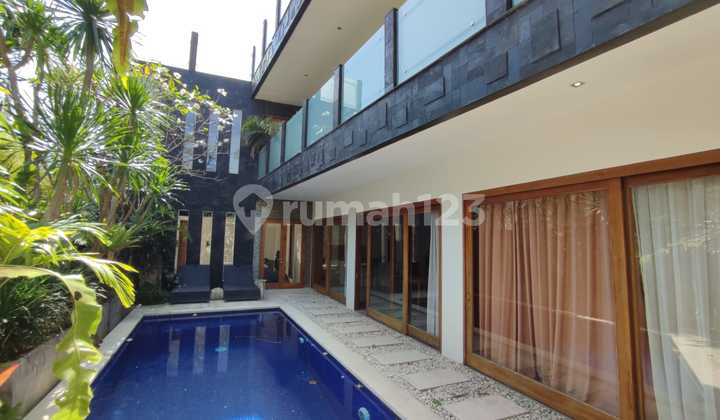 New Renovation Villa in Canggu!! 6 Minutes to Berawa Beach. New Renovation Villa in Canggu!! 6 Minutes to Berawa Beach.
