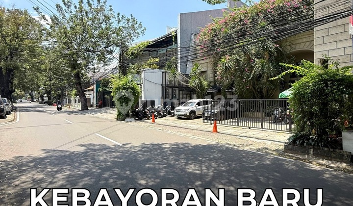 3-STORY PREMIUM COMMERCIAL BUILDING LOCATED AT PANGLIMA POLIM, KEBAYORAN BARU 3-STORY PREMIUM COMMERCIAL BUILDING LOCATED AT PANGLIMA POLIM, KEBAYORAN BARU