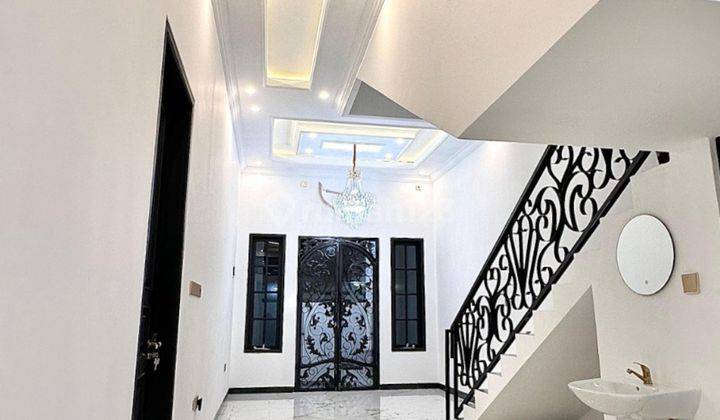 Rumah Mewah Modern Klasik Eropa 3 Lantai Pulo Gadung Jakarta Utara 2