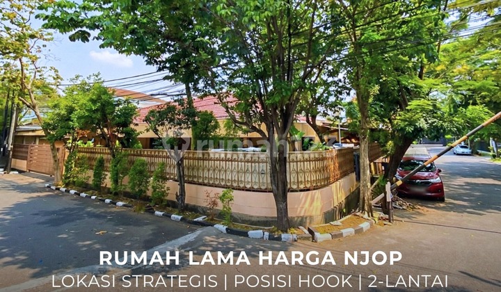 For Sale / Dijual Rumah Lama Harga NJOP Taman Radio Dalam - Jakarta Selatan Posisi Hook, Row Jalan Lebar - Ocasa4889