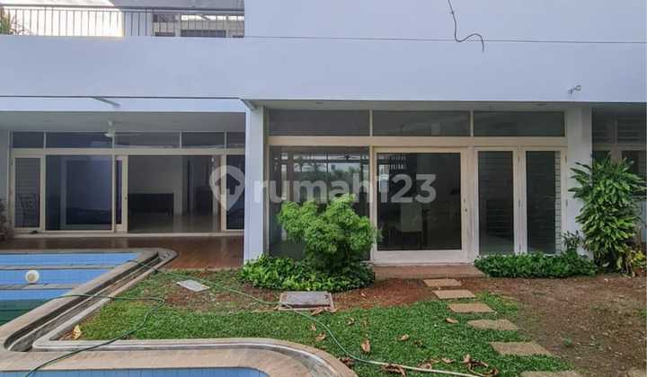 Rumah Area Simprug Strategis Jakarta Selatan 5