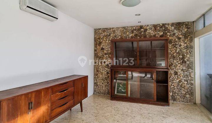 Rumah Area Simprug Strategis Jakarta Selatan 6