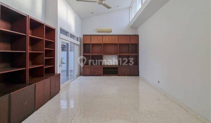 Rumah Area Simprug Strategis Jakarta Selatan 8
