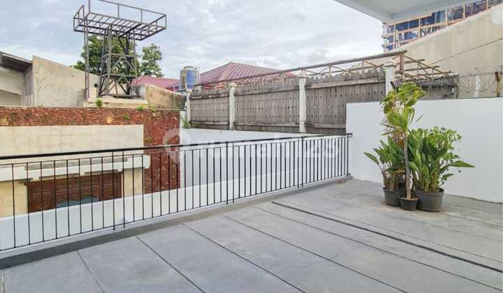 Rumah Area Simprug Strategis Jakarta Selatan 14