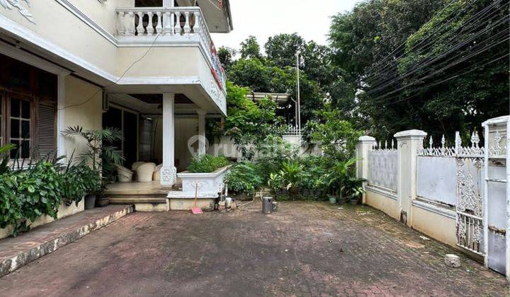 Rumah 2 Lantai Terawat Siap Huni Strategis Area Menteng Jakarta Pusat 2