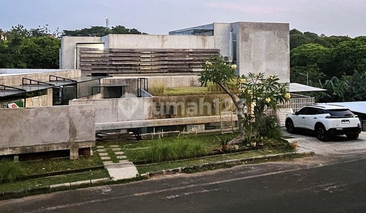 RUMAH MODERN BRUTALISM INDUSTRIAL DESIGN DALAM PERUMAHAN AMAN, TENANG & NYAMAN RC. VETERAN - BINTARO 2