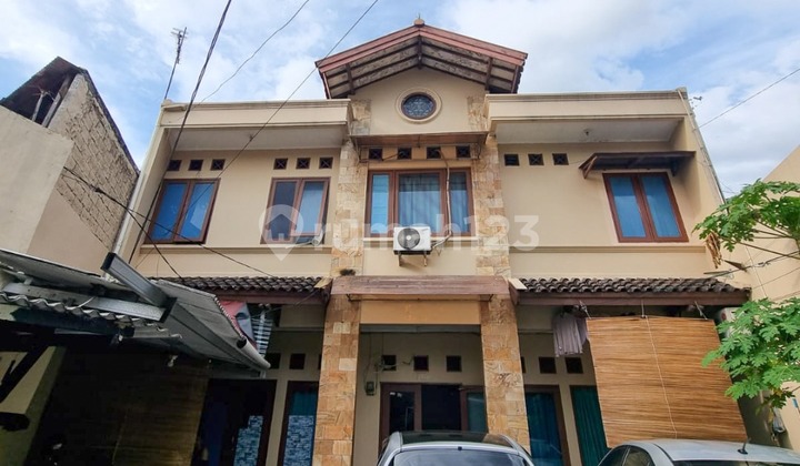 RUMAH KOST 2 LANTAI 17 KAMAR LOKASI STRATEGIS RADIO DALAM KEBAYORAN BARU JAKARTA SELATAN