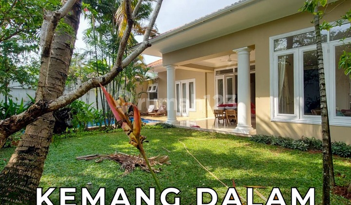 Single-Story House in a Strategic Location, Kemang Dalam, South Jakarta