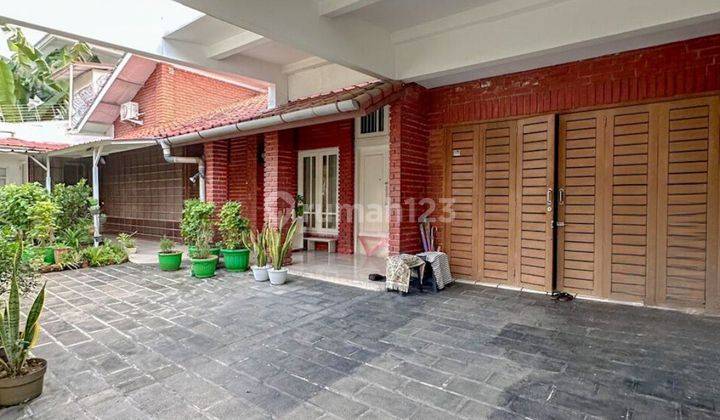 Rumah 2 Lantai Siap Huni Area Prime Depan Taman Dan Gated Dekat Scbd Sudirman 2