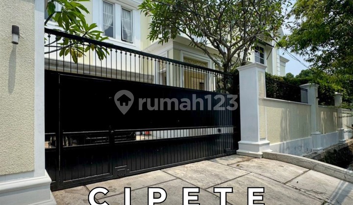 Rumah 2 Lantai  3 BR Classic Colonial Design Cipete Jakarta Selatan