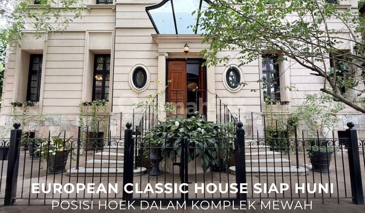 For Sale / For Sale European Classic House Ready to Live In European Classic House, Fully Furnished Position Hook In Luxury Complex Tebet South Jakarta - Ocasa4861 For Sale / For Sale European Classic House Ready to Live In European Classic House, Fully Furnished Position Hook In Luxury Complex Tebet South Jakarta - Ocasa4861