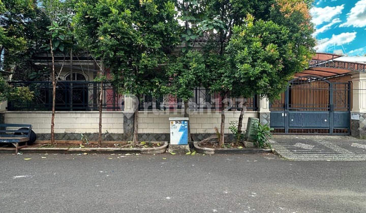 Rumah 1 Lantai 3 BR Zamrud Permata Hijau Jakarta Selatan 2