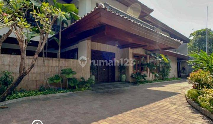 Rumah 5 Br + Swimming Pool Patra Kuningan Jakarta Selatan 1