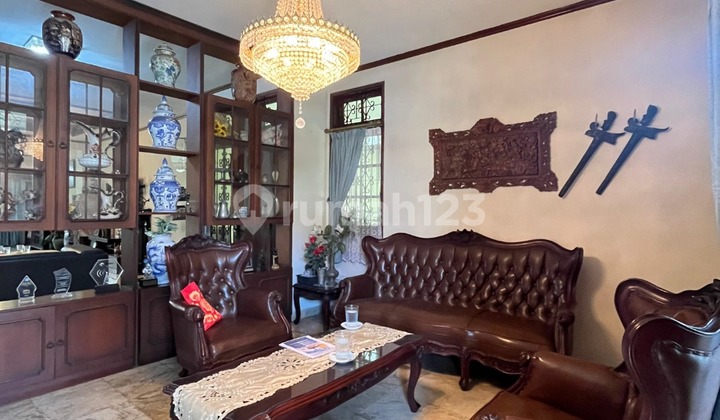 Well-Maintained 2-Story House with 5 Bedrooms in Kemanggisan Palmerah Complex, West Jakarta 2