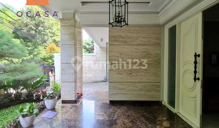 A beautiful 2-story house with 4 bedrooms in Mega Kuningan, South Jakarta A beautiful 2-story house with 4 bedrooms in Mega Kuningan, South Jakarta