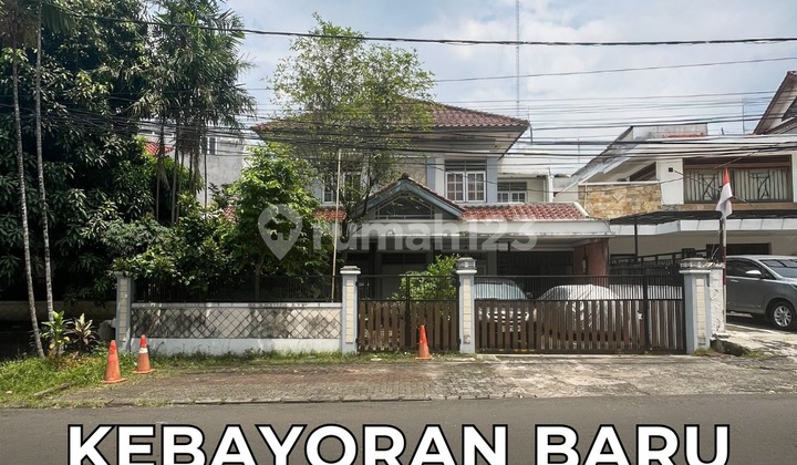 Ready-to-Occupy House, Suitable for Commercial, Office, Restaurant, Business in Mahakam Area - Kebayoran Baru