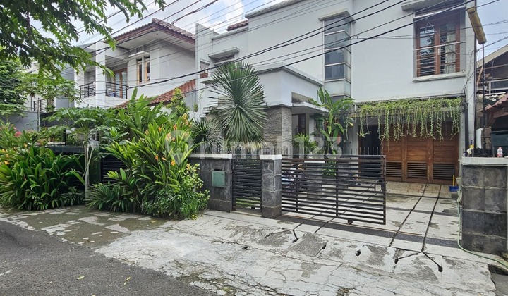 RUMAH 6 BR 2 LANTAI GANDARIA KEBAYORAN BARU JAKARTA SELATAN 2