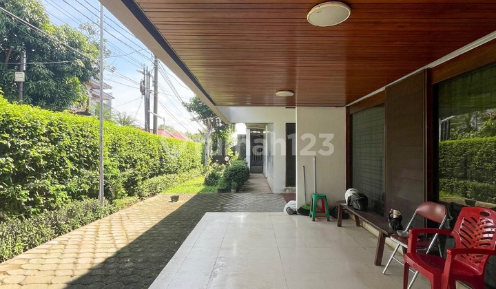 Well-Maintained Old House 1 Floor Jl Bendi Kebayoran Lama, South Jakarta - Ocasa4752 2