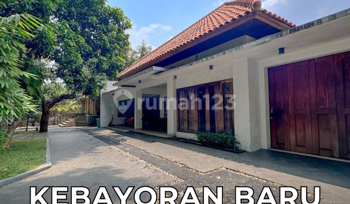 For Sale / Dijual Rumah di Jalan Utama Kebayoran Baru - Jakarta Selatan Cocok untuk Dining Resto / Coffee Shop / Padel Court / Office - Ocasa4643