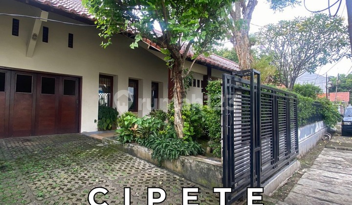 Tropical House Ready to Live 3 BR Corner Cipete South Jakarta