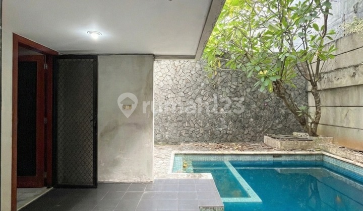 For Sale / Sold Luxury 3-Storey Tropical House in Bendungan Hilir - Central Jakarta Steps to Parliament - Ocasa4914
