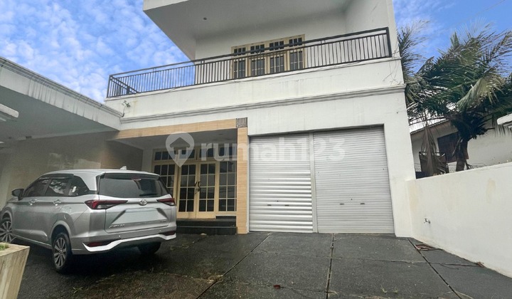 Well-Maintained 2-Story House 4 BR Ulujami Pesanggrahan South Jakarta - Ocasa4745